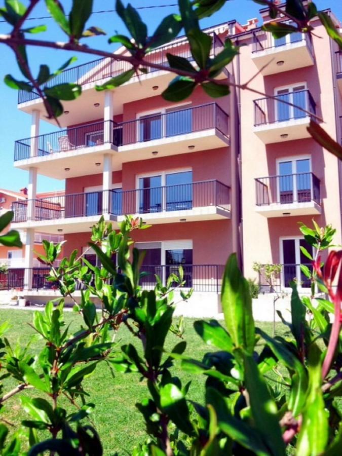 Apartment Maria - Comfortable Каштела Екстер'єр фото