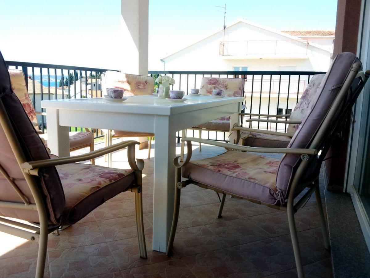 Apartment Maria - Comfortable Каштела Екстер'єр фото