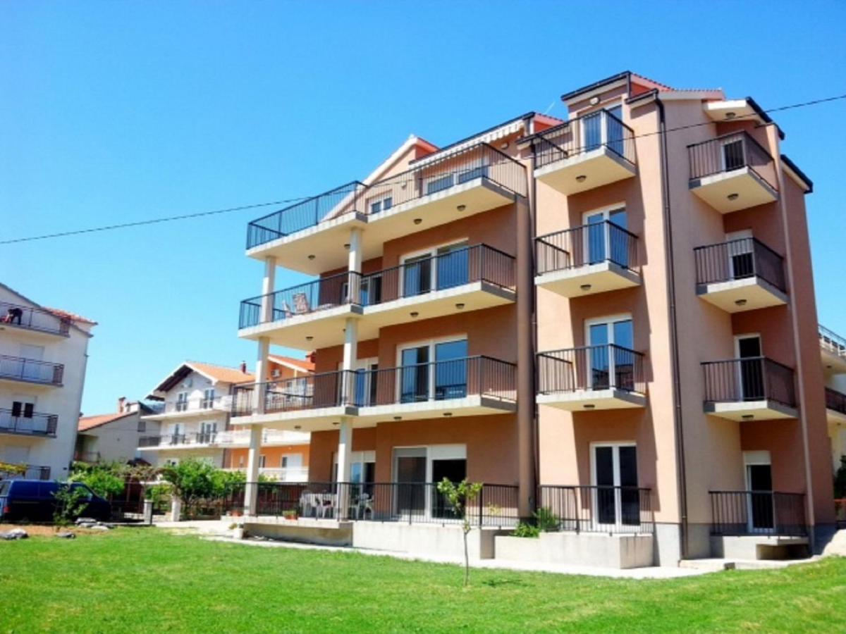 Apartment Maria - Comfortable Каштела Екстер'єр фото