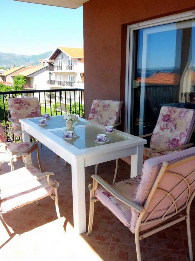 Apartment Maria - Comfortable Каштела Екстер'єр фото